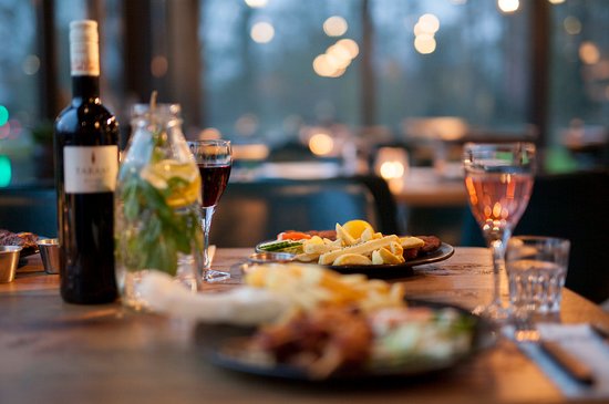 gezellig een hapje eten 1 bij COC Midden-Nederland